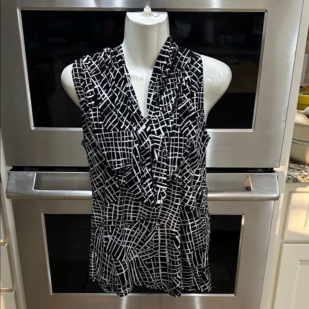 Black and White Geometric Women's Blouse
